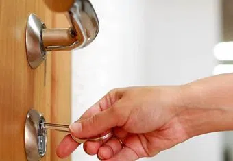 Lock Locksmith Tech Glen Oaks, NY 516-362-0679 logo-image - 24-hour-emergency-locksmith